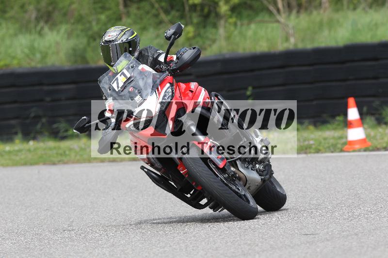 Archiv-2025/10 23.04.2025 Cornu Master School ADR/rot-rouge/71